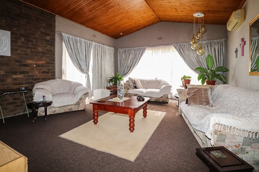 4 Bedroom Property for Sale in Stilfontein Ext 4 North West